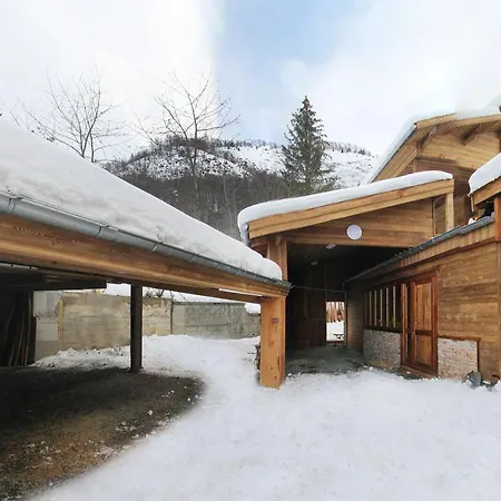 Chalet Le Petit Bes Dağ evi